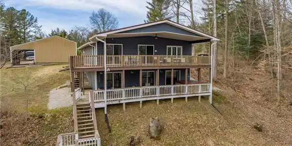 7501 Center Lake