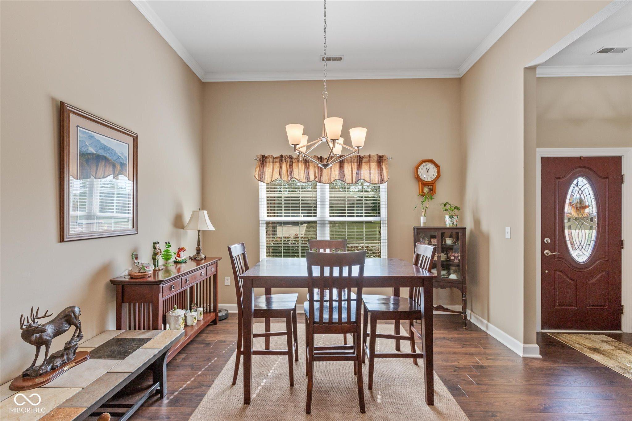 Image 4: Dining Area Image 4: Dining Area