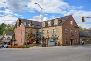 10 North Van Buren Street