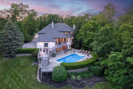 11635 Old Stone