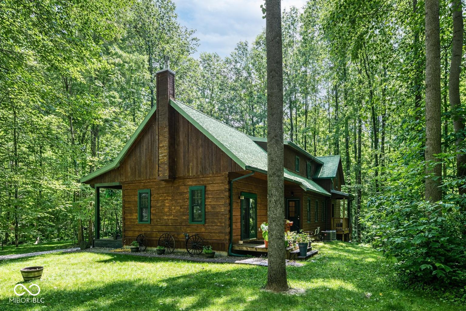 Image 4: Front Of Structure