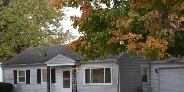 210 ALLEN Lane