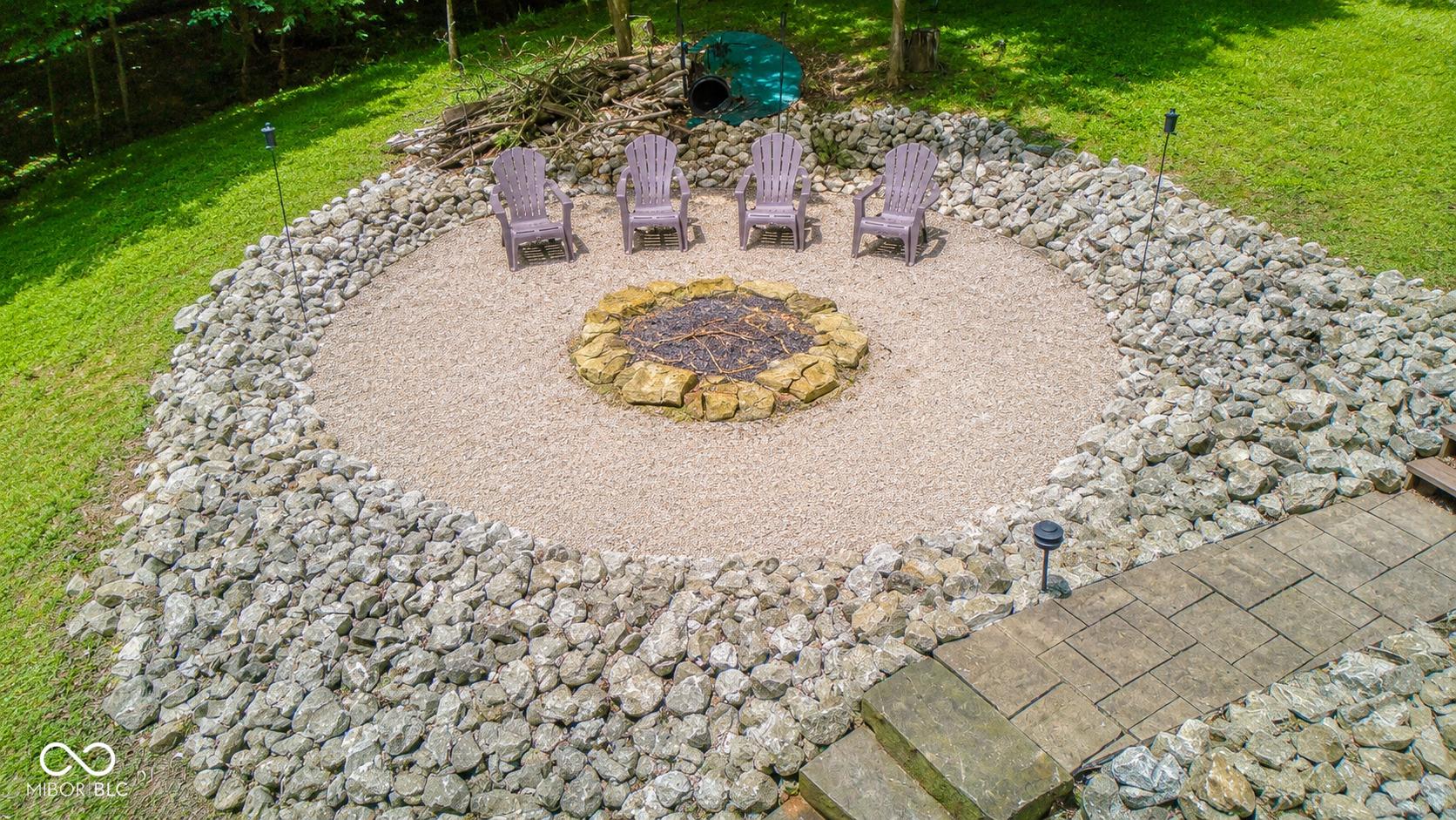 Image 4: Patio Image 4: Patio