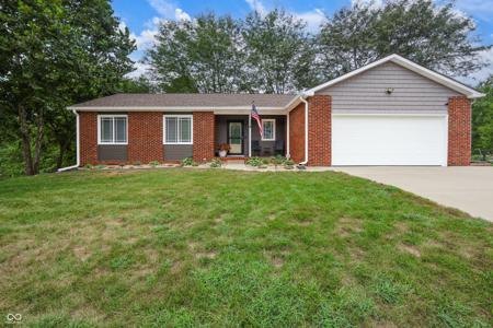 810 Countryside Lane