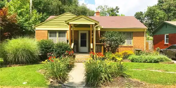 2216 East 58TH Street
