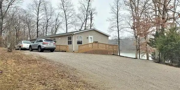888 Country Manor
