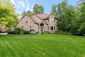 8413 TWIN POINTE Circle