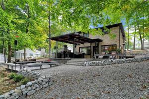 7124 Lion Drive
