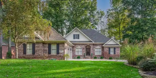 2801 Pointe Cove