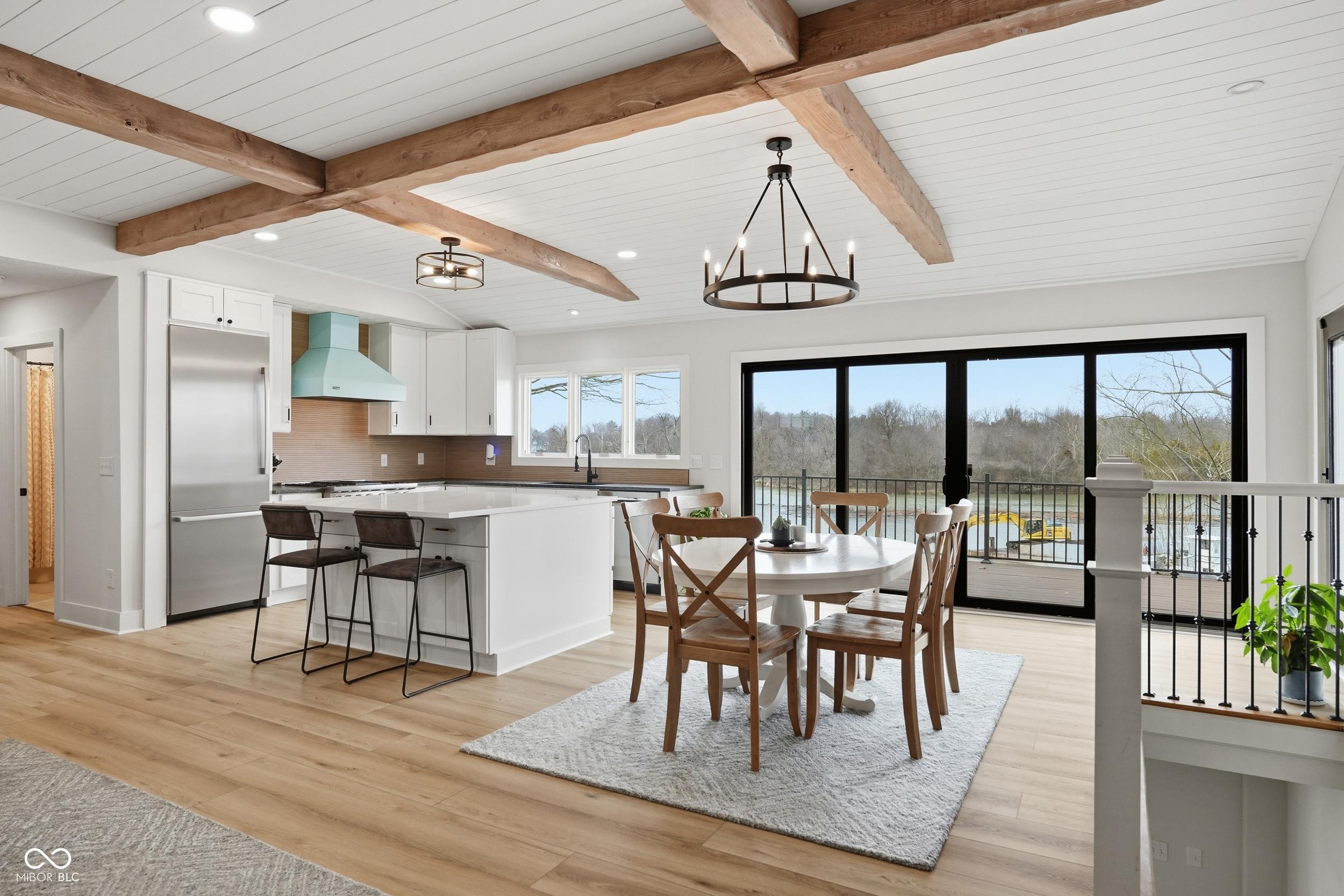 Image 4: Dining Area