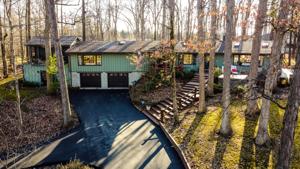 7158 Lakeside