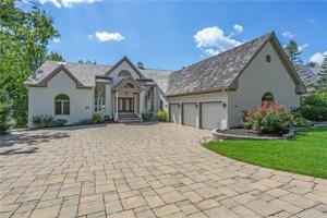 8570 Twin Pointe