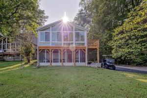 8039 Lakeview