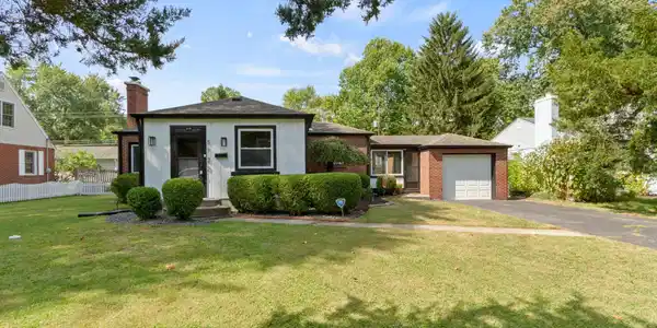 5722 Crittenden