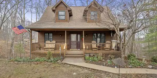 7789 Center Lake