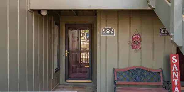 9382 Lake Ridge