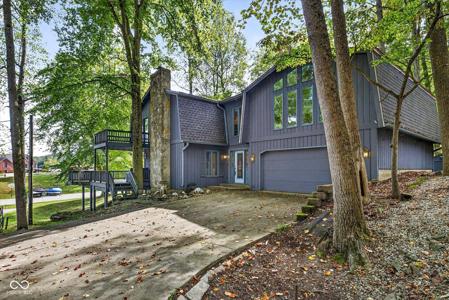 8002 N Lakeview Drive