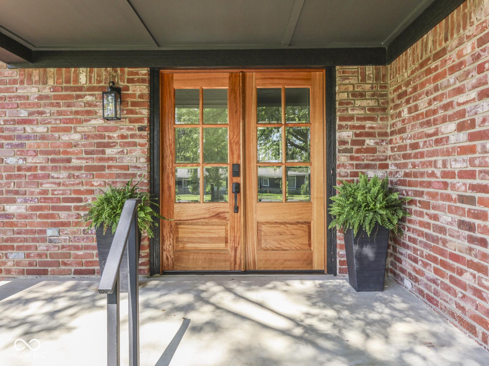 Image 2: Entry Image 2: Entry