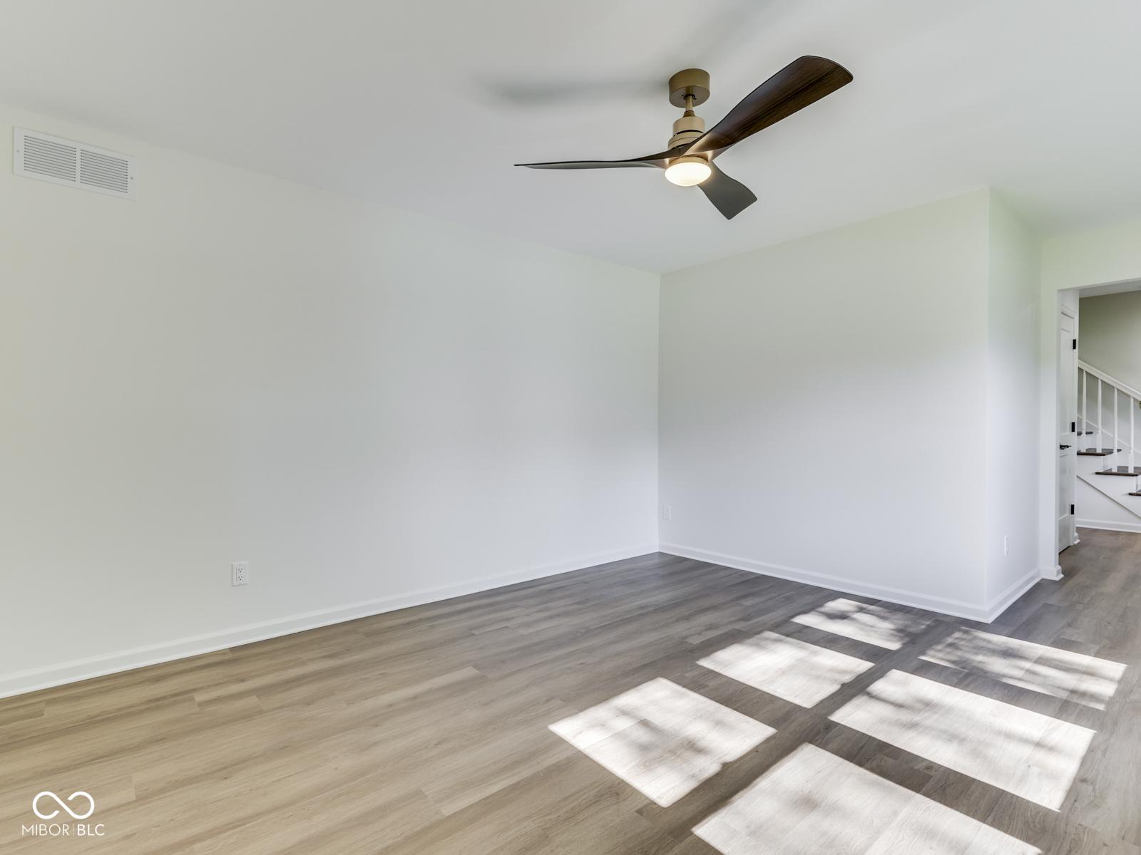 Image 4: Living Room Image 4: Living Room