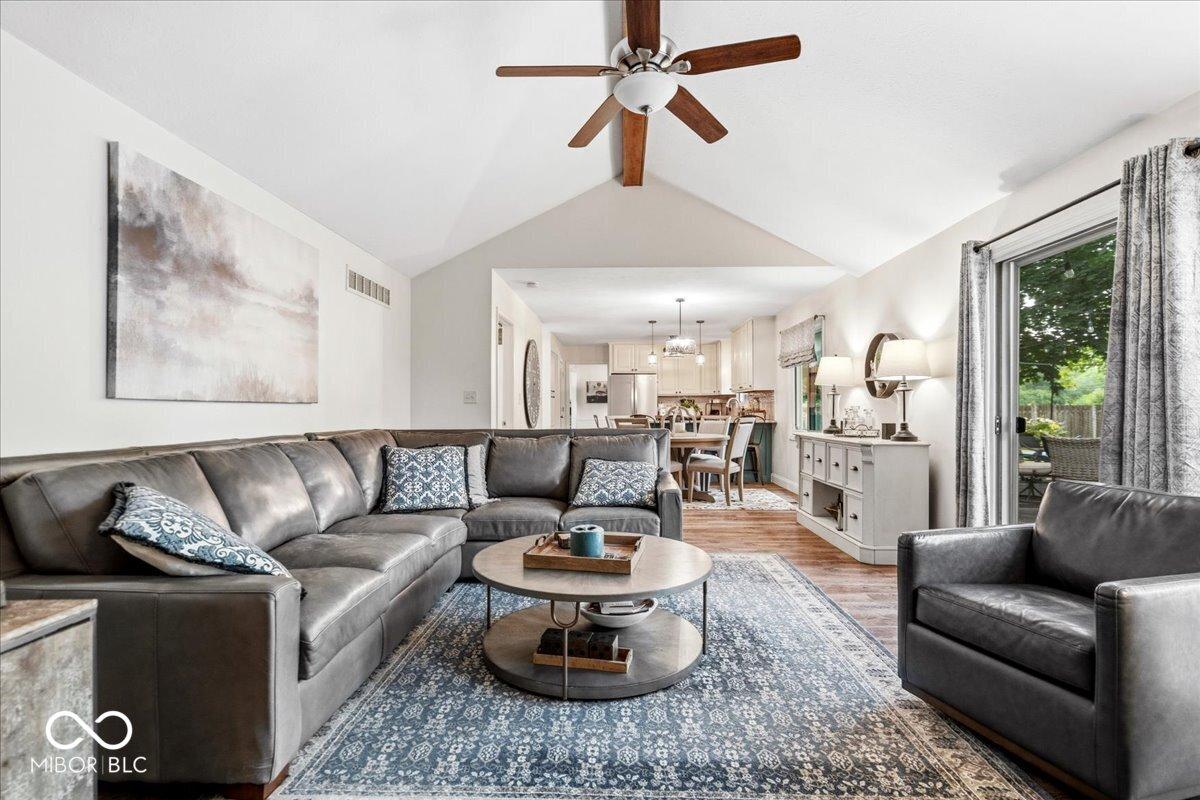 Image 4: Great Room Image 4: Great Room