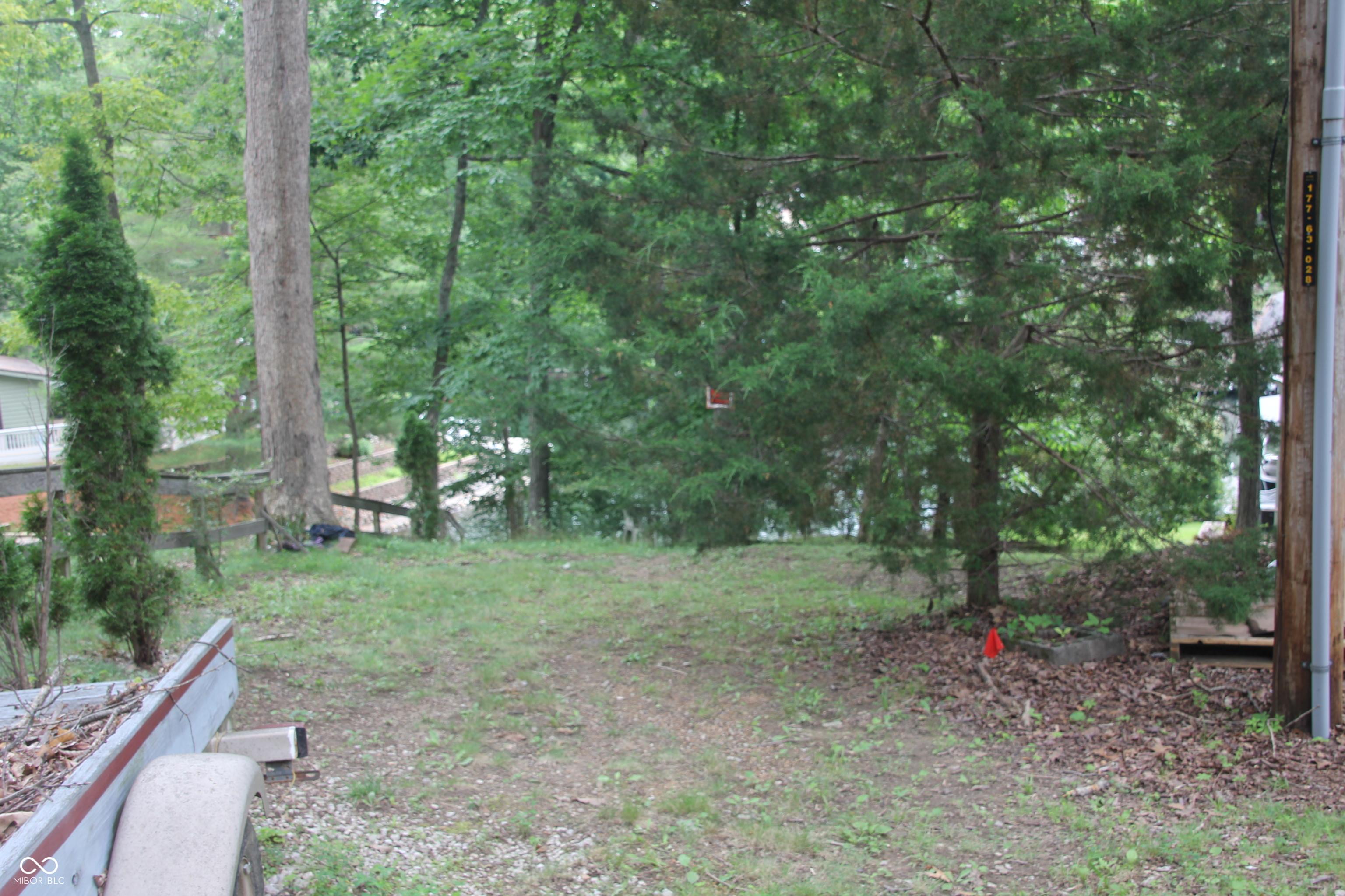 Image 2: Yard Image 2: Yard