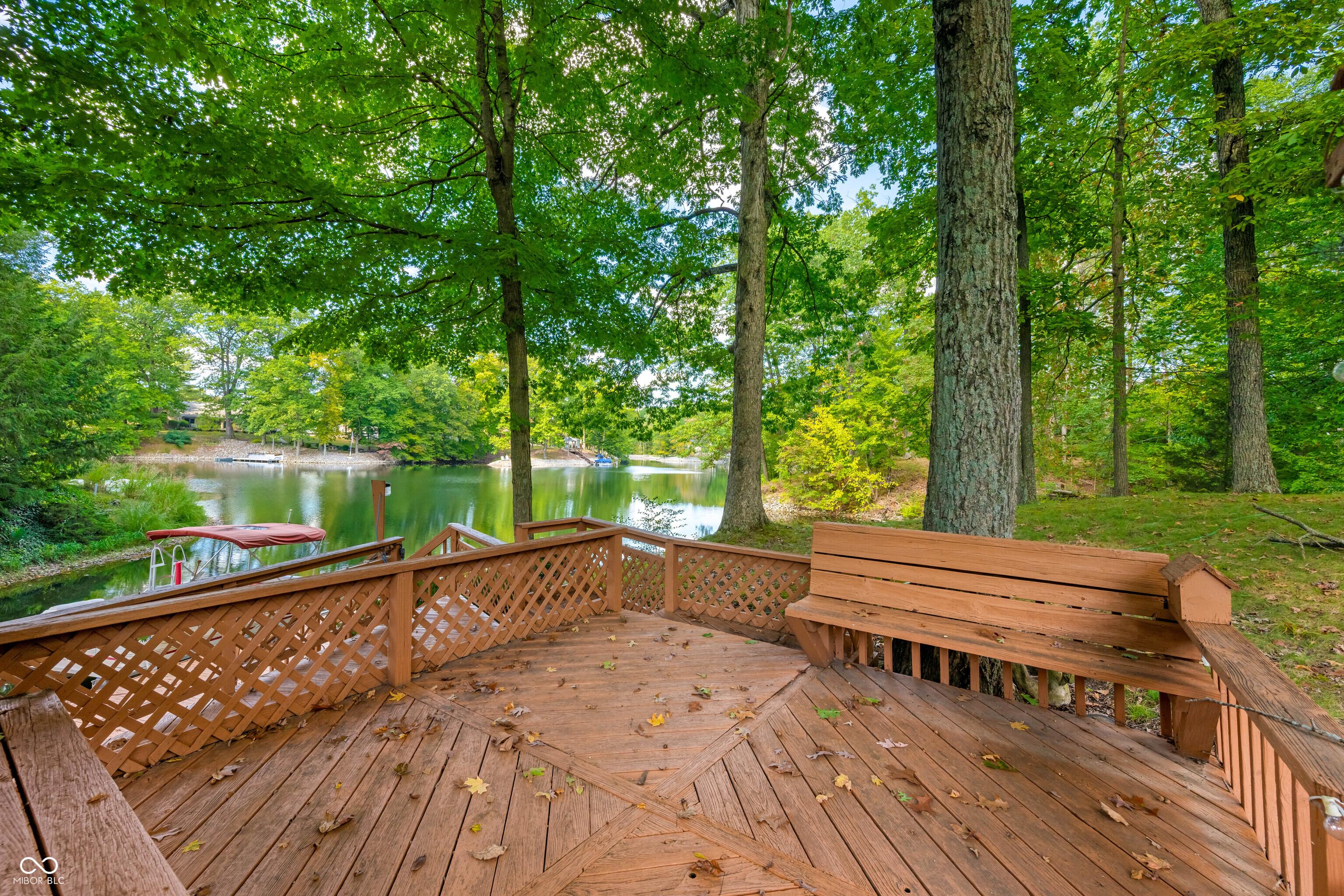 Image 4: Deck Image 4: Deck