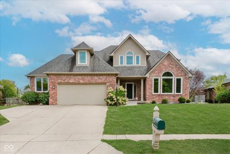 7237 Lakeside Woods Drive