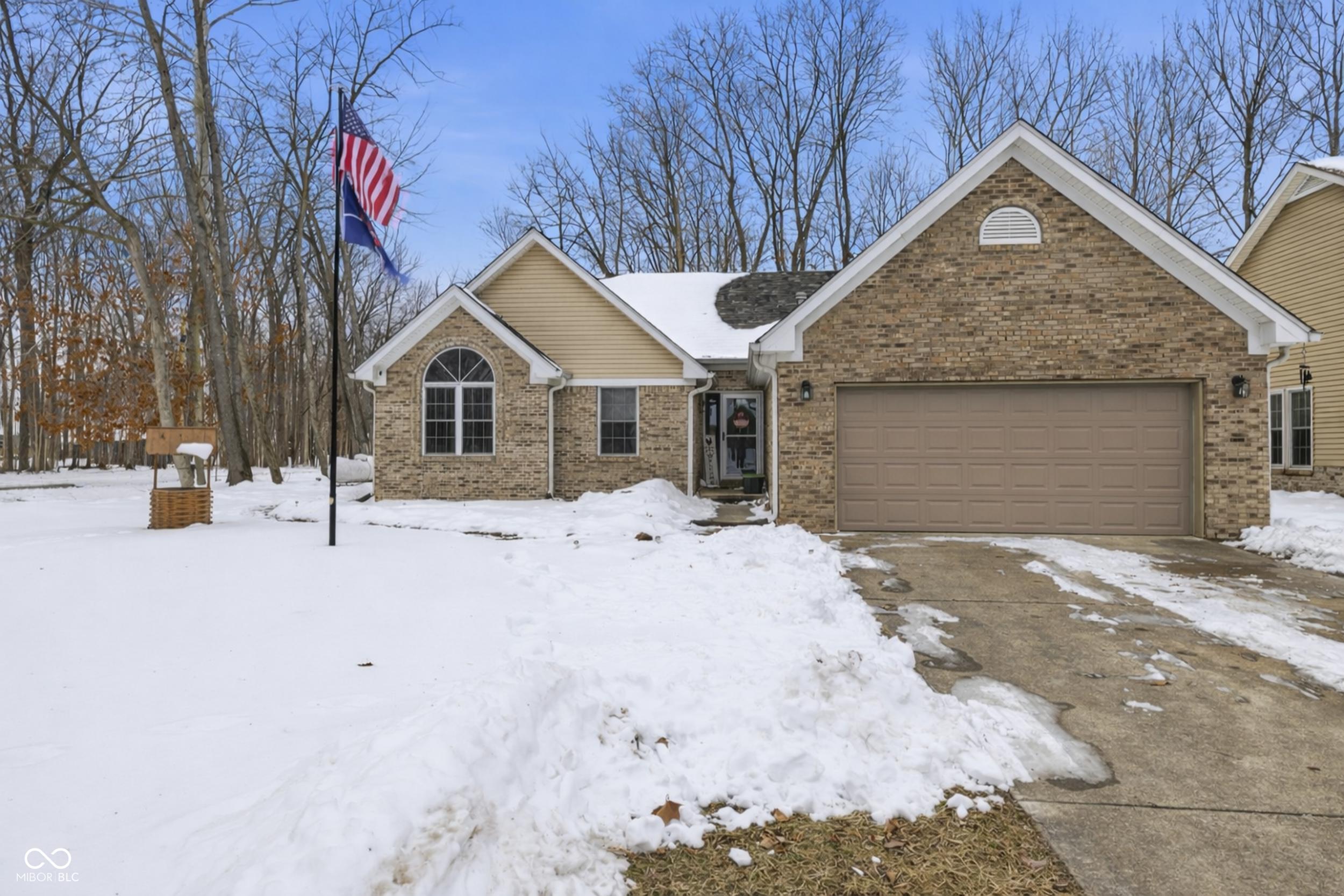 Image 4: Front Of Structure