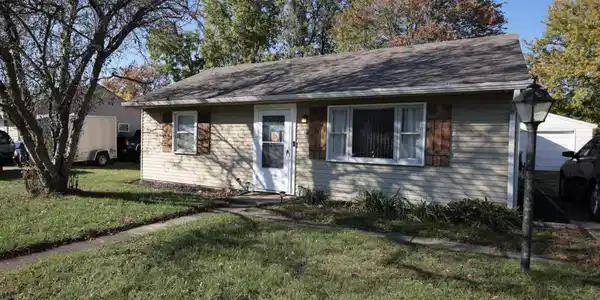 136 Allen Lane