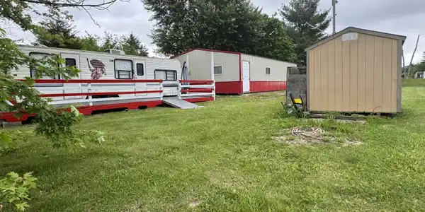 Image 4: Yard