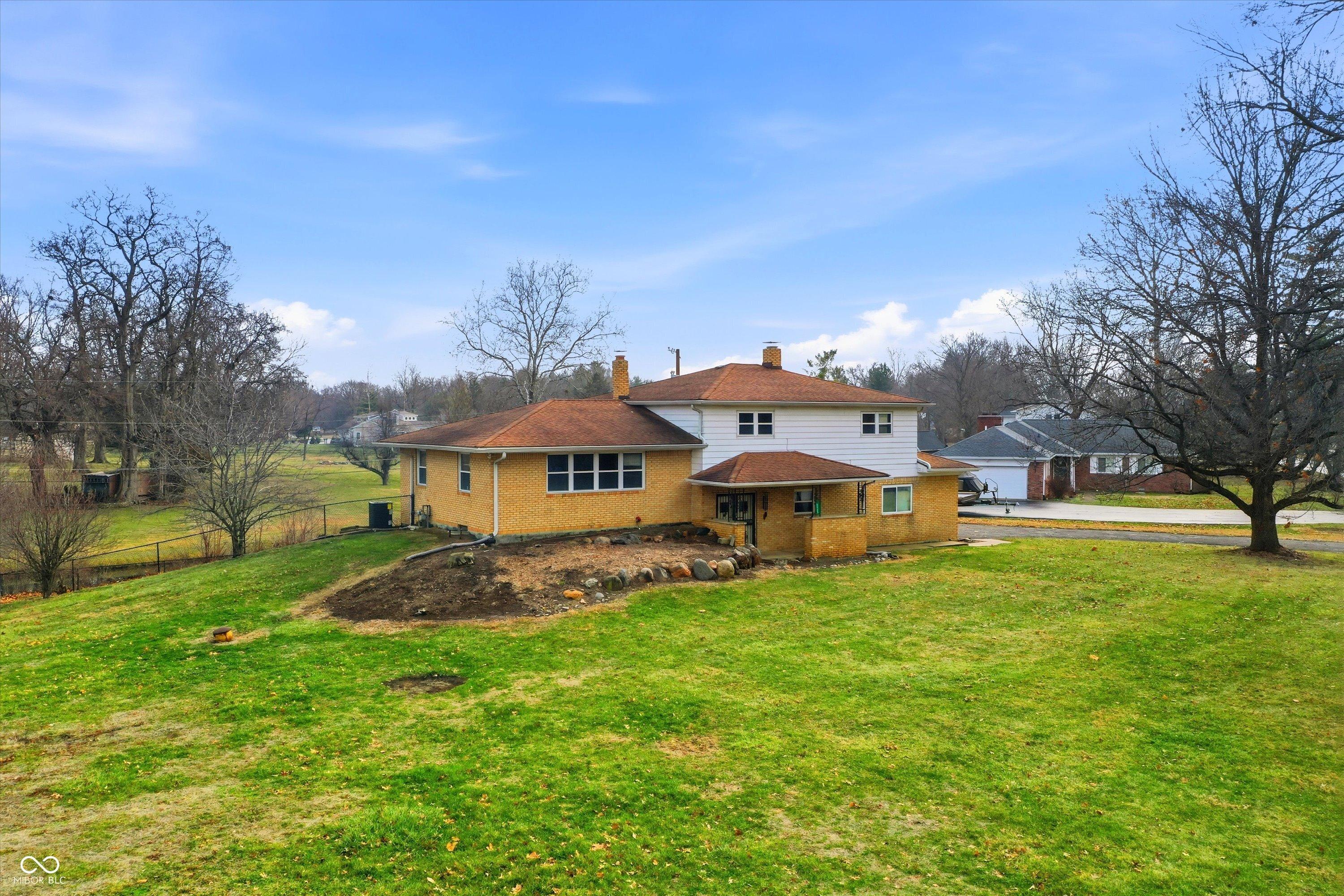 Image 2: Front Of Structure