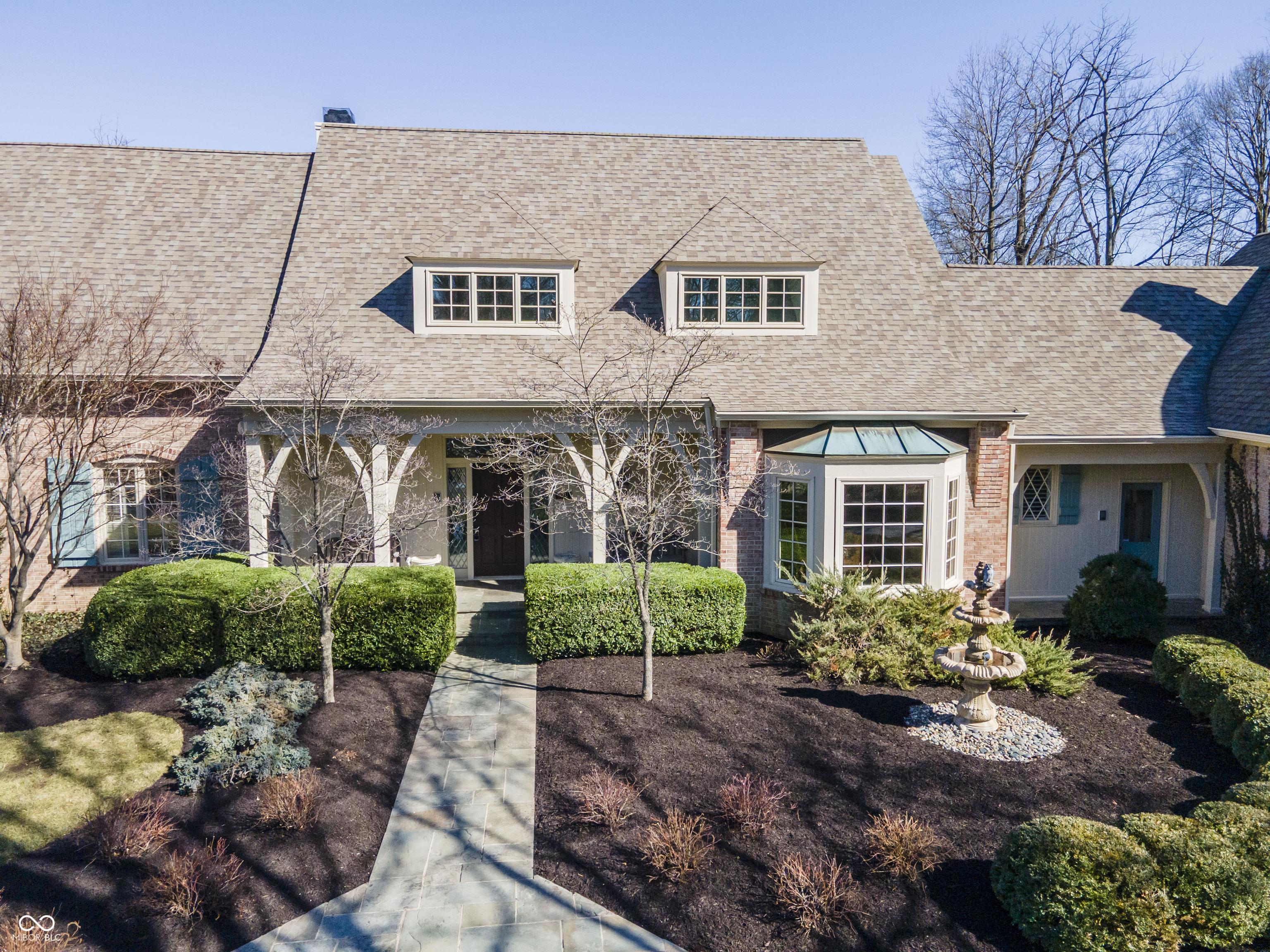 Image 4: Front Of Structure