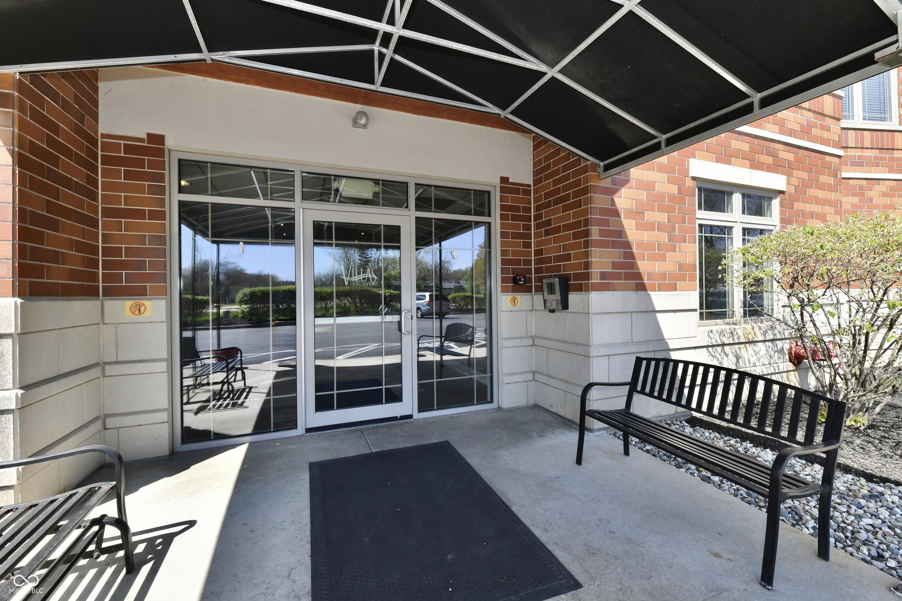 Image 4: Entry