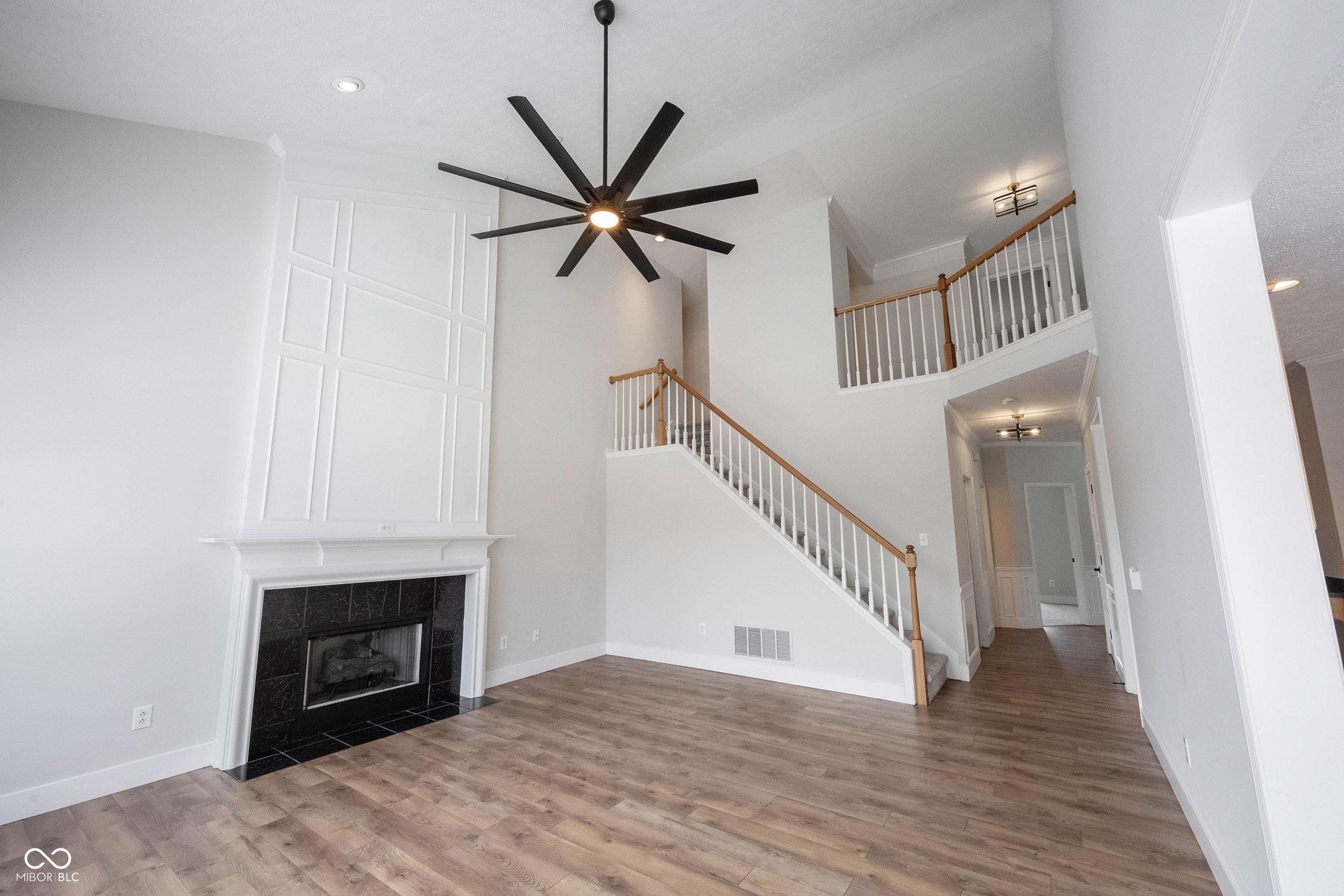 Image 2: Living Room