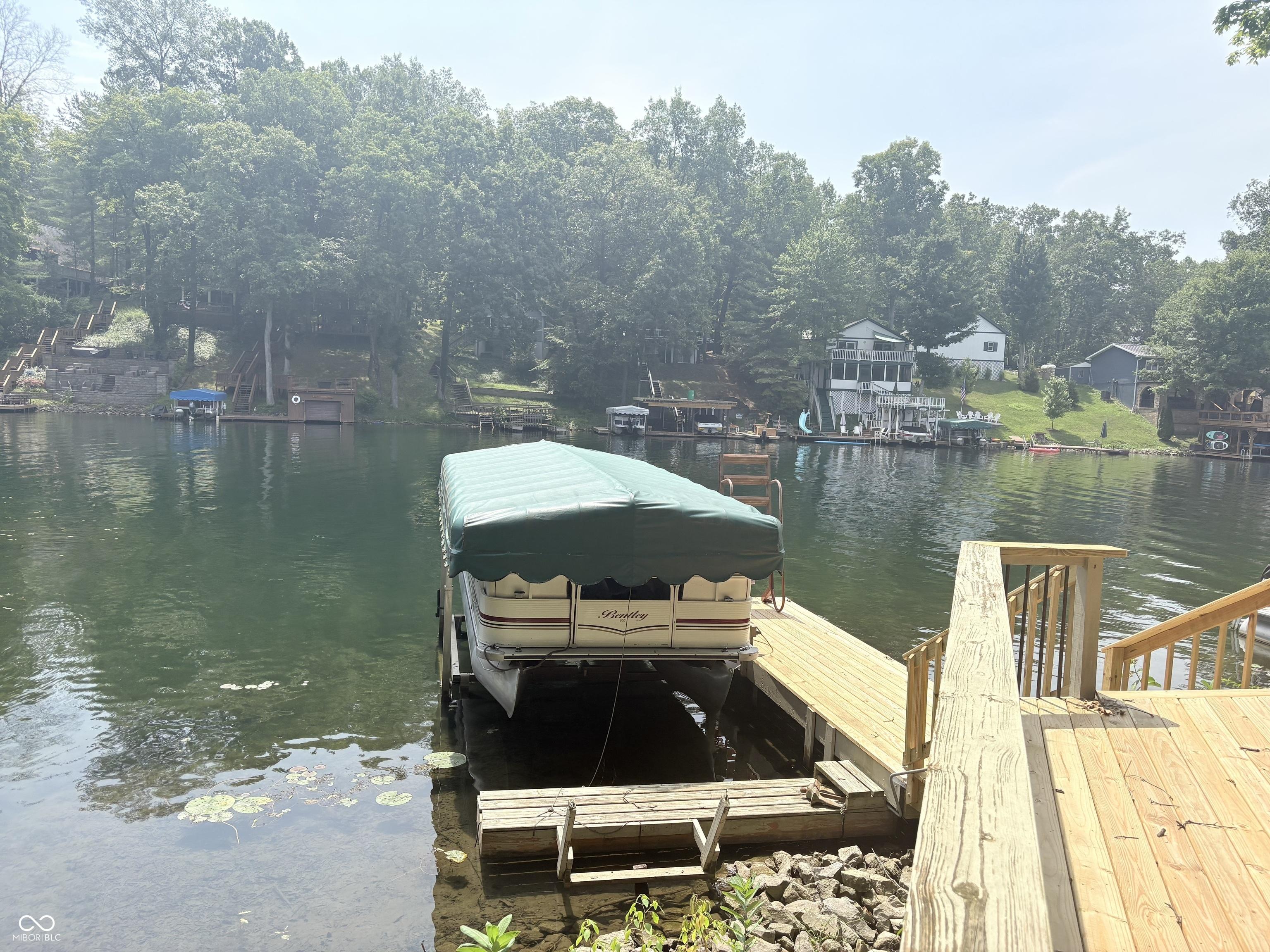 Image 4: Dock Image 4: Dock