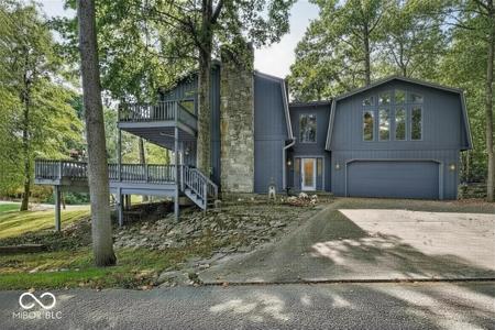 8002 N Lakeview Drive