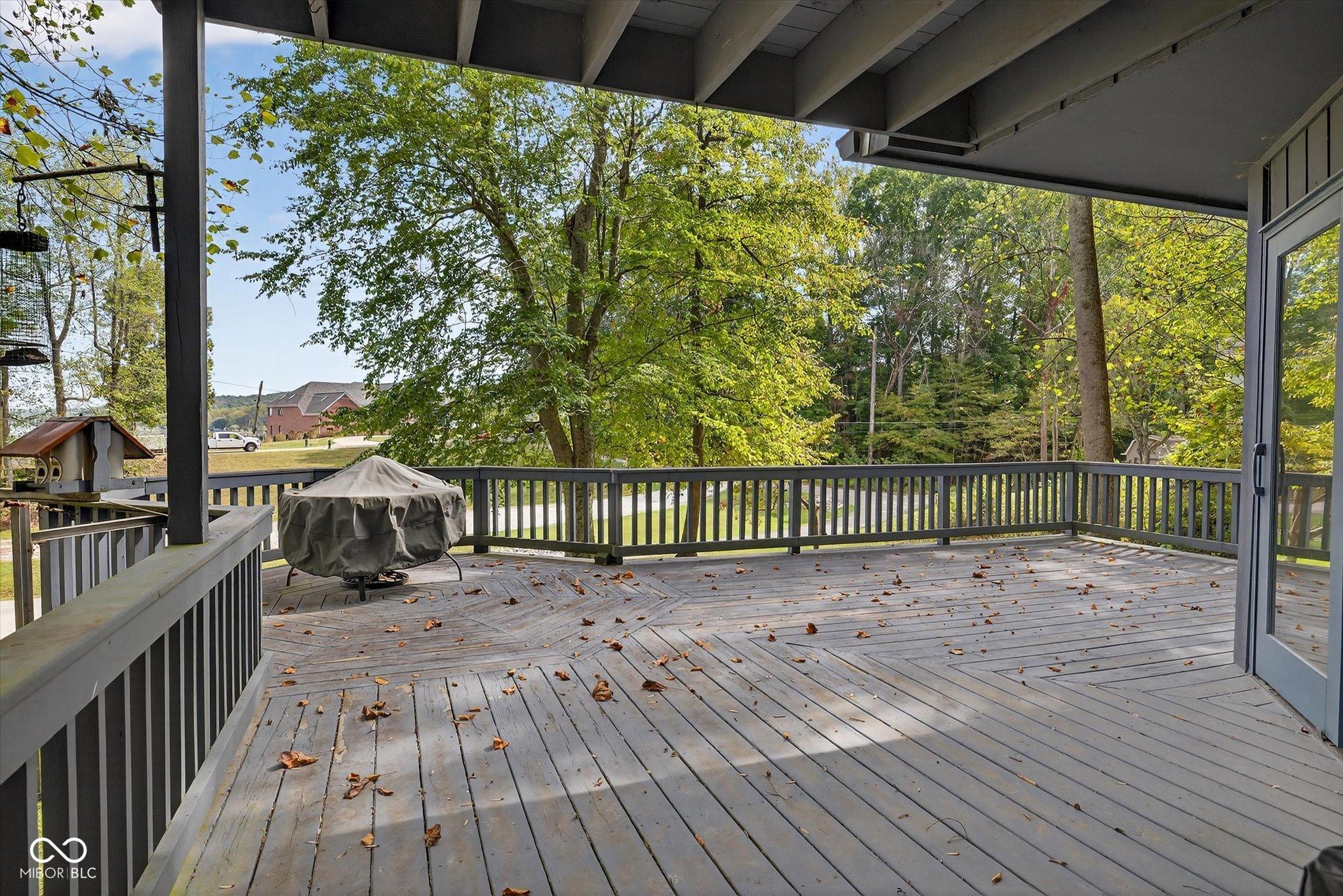 Image 3: Deck Image 3: Deck