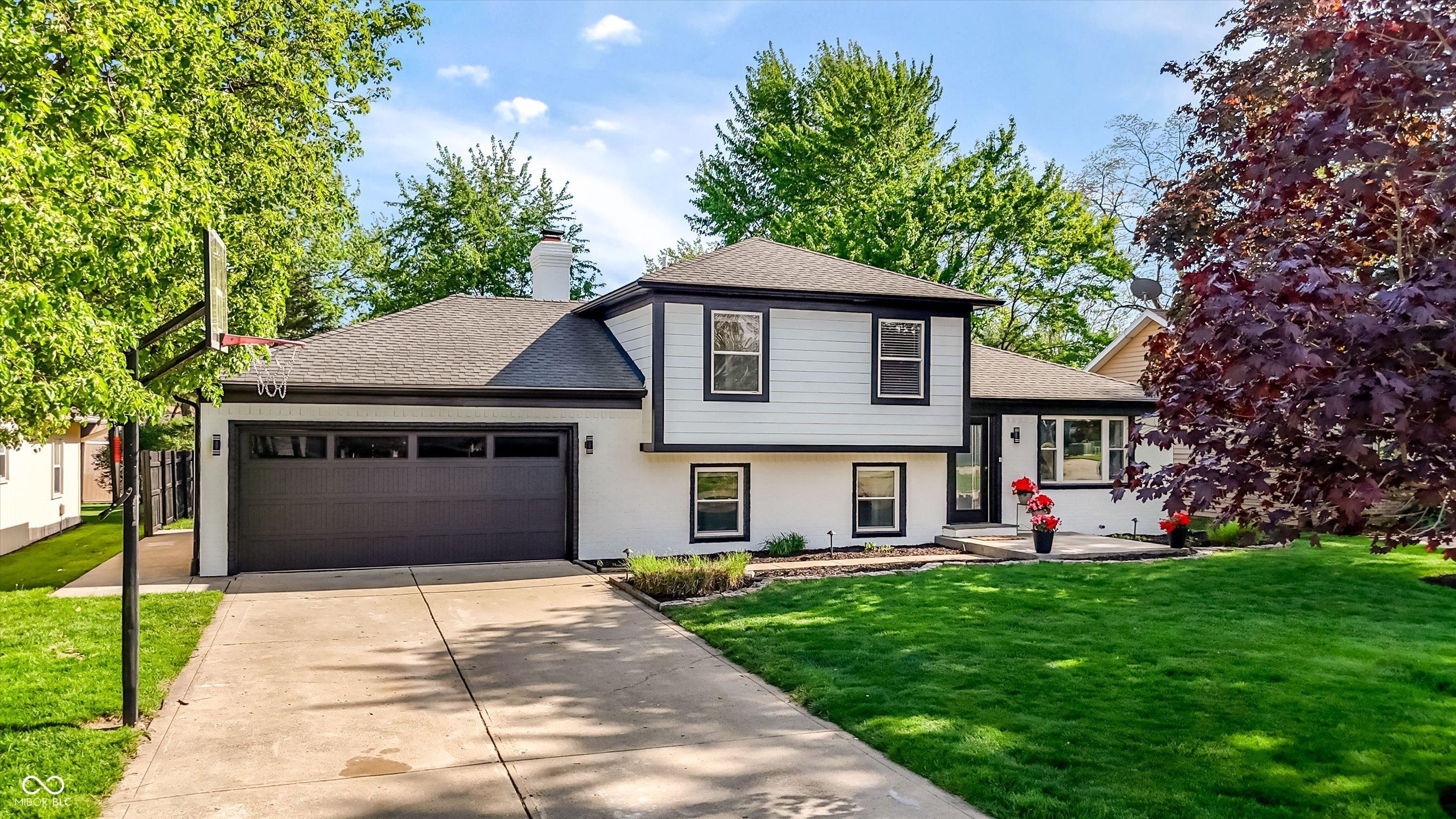 Image 3: Front Of Structure