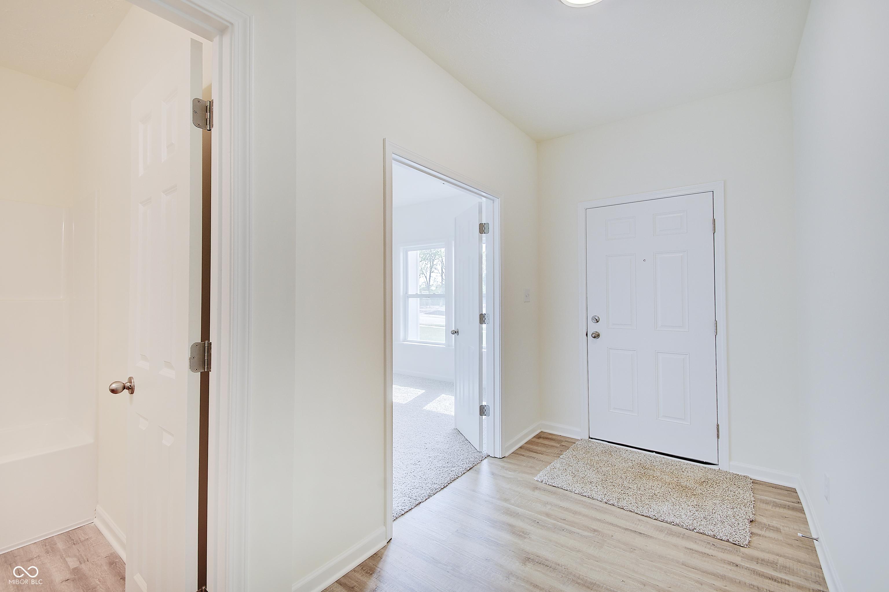 Image 3: Entry Image 3: Entry