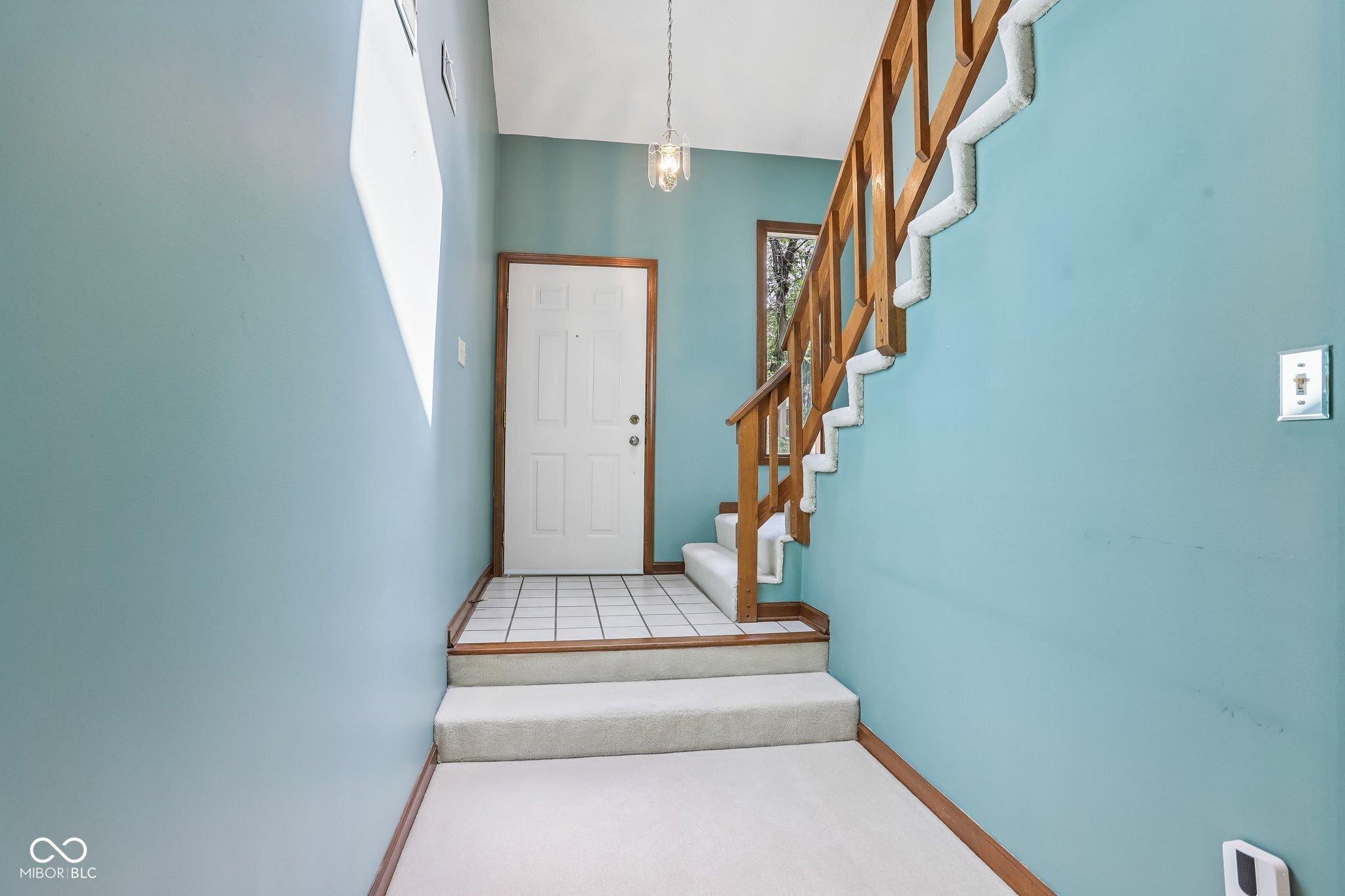 Image 3: Entrance Foyer