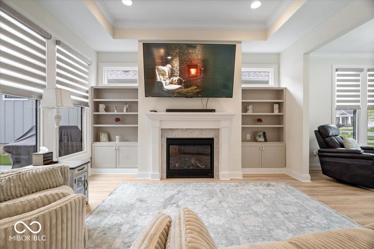 Image 4: Living Room Image 4: Living Room