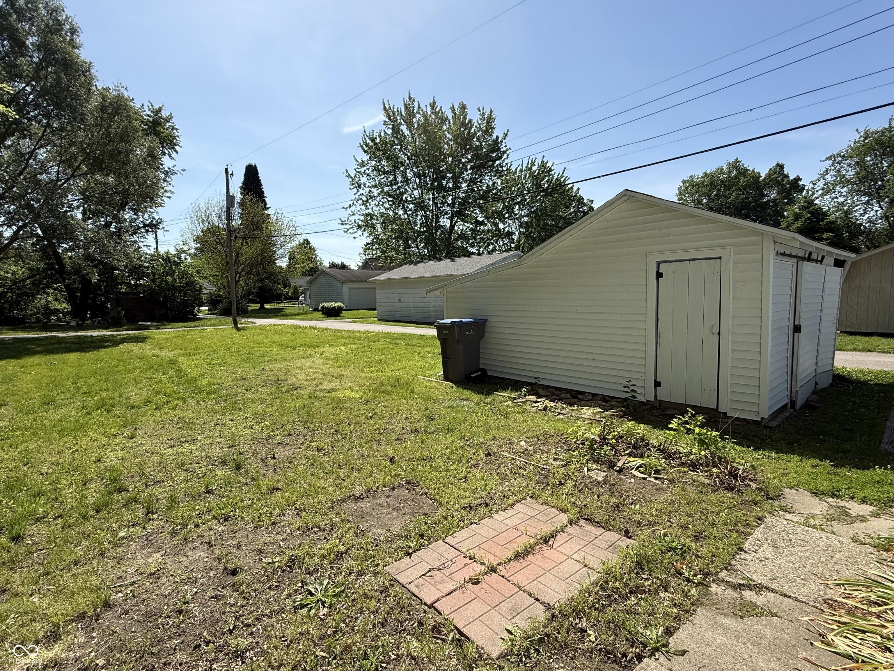 Image 4: Yard Image 4: Yard
