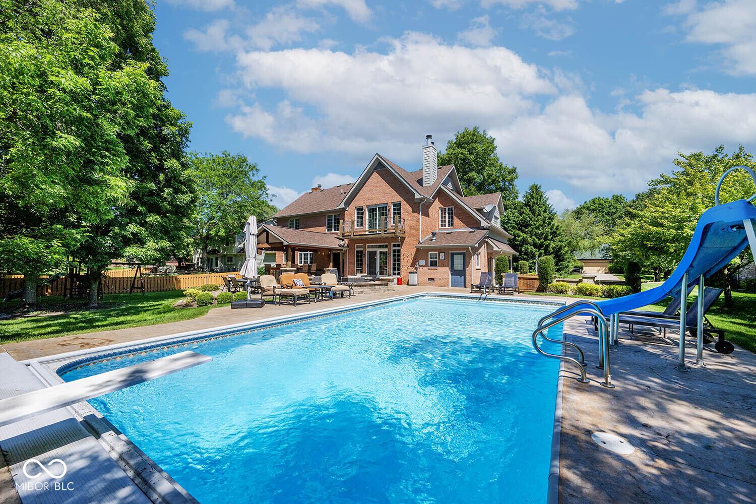 Image 3: Pool Image 3: Pool
