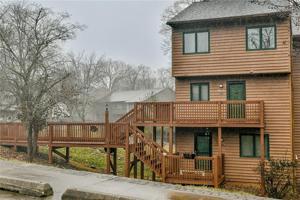 9642 Lake Ridge