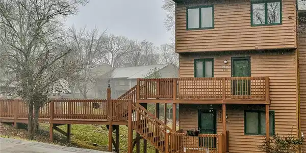 9642 Lake Ridge