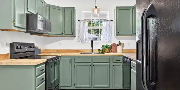 Image 2: Kitchen