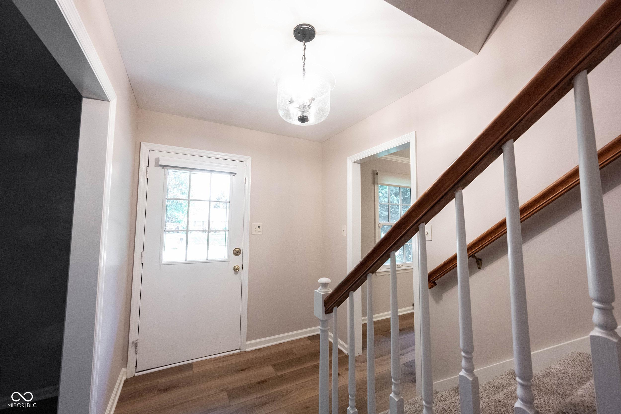 Image 3: Entry Image 3: Entry