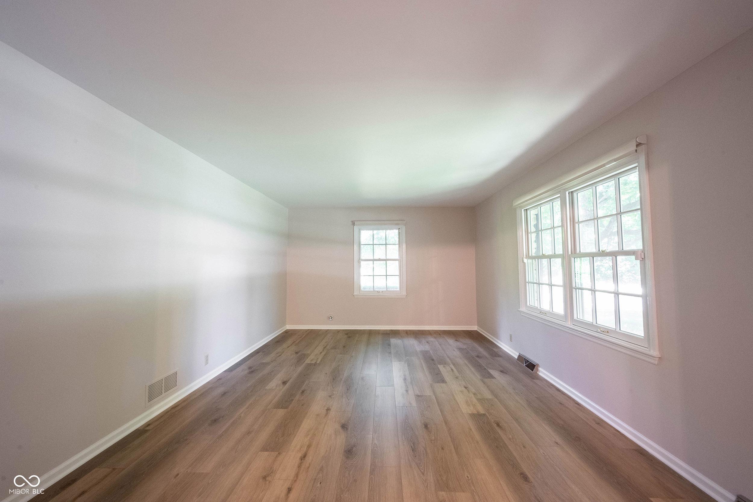 Image 4: Living Room Image 4: Living Room