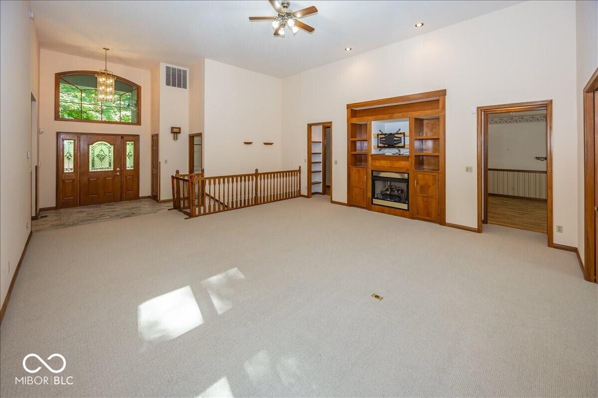 Image 4: Entrance Foyer