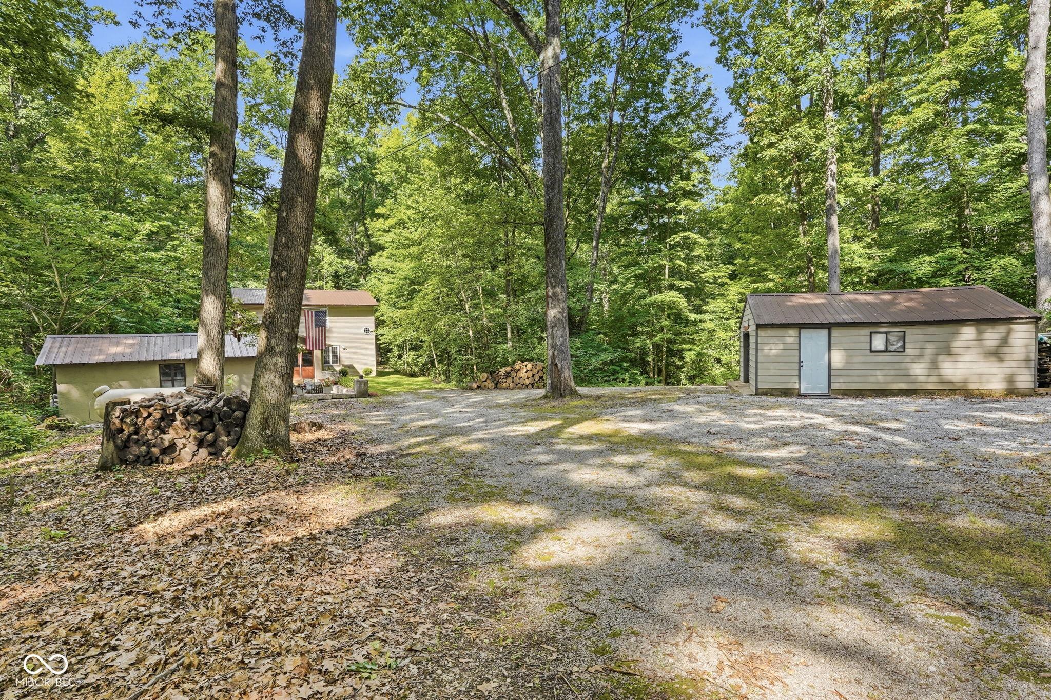 Image 4: Yard Image 4: Yard